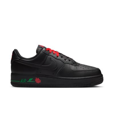 Nike Air Force 1 '07 SE "Black Sport Red" Wmns - Melns - Apavi Nike Air Force 1 '07 SE "Black Sport Red" Wmns - Melns - Apavi